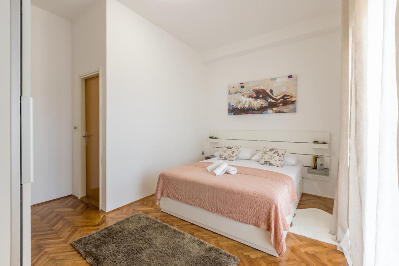 Family Apartments Jadrijevic Primošten Exterior foto